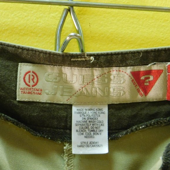 🔥 5/$25  2 pair of VTG Guess Jeans USA Capri with cuffs - Picture 6 of 8